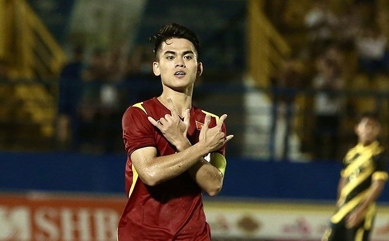 Khuất Văn Khang thi đấu thành công trong màu áo U19 Việt Nam