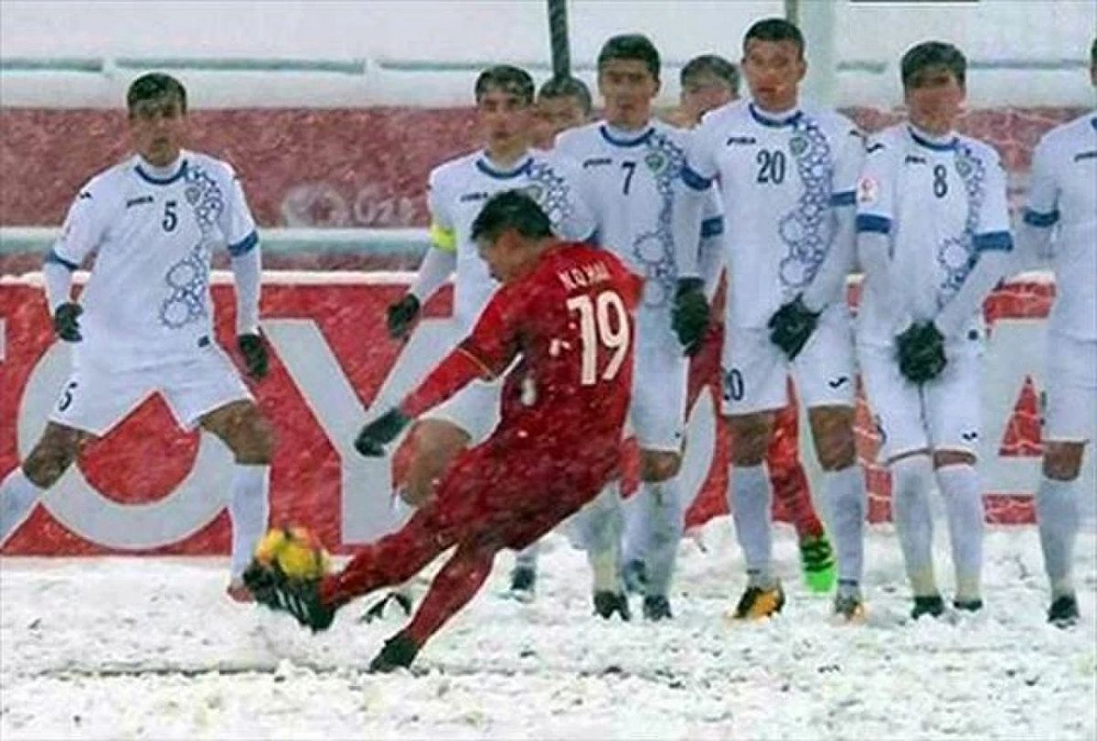 Quang Hải thực hiện siêu phẩm 'Cầu vồng tuyết'