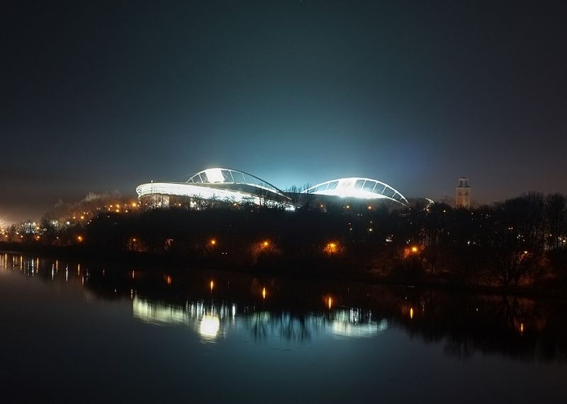 Sân vận động Red Bull Arena vào ban đêm