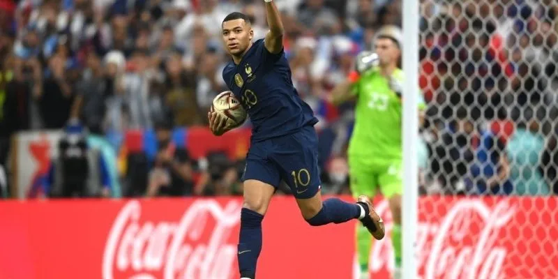 Khám phá kỷ lục đạt hattrick nhanh nhất lịch sử