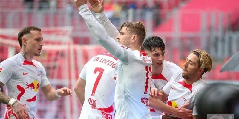 Vươn tới mục tiêu chạm trán với các đội bóng lớn