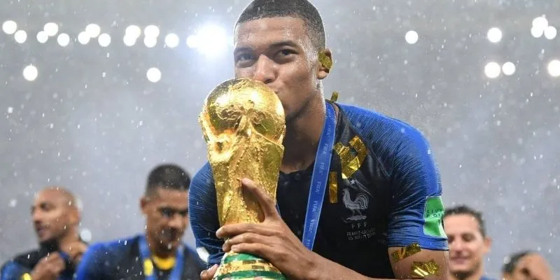 Sức nặng của Mbappe trong đội hình