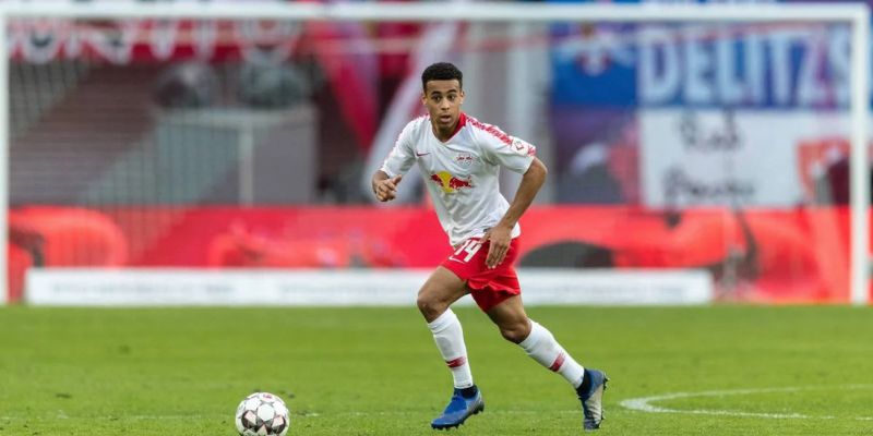 Tìm hiểu vai trò của wing back trong lối chơi của PR Leipzig