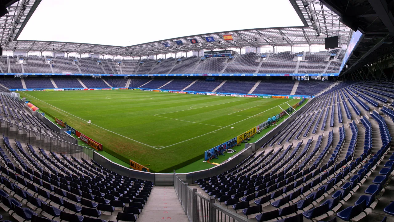 Kiến trúc và thiết kế hiện đại của Red Bull Arena phục vụ các trận đấu lớn